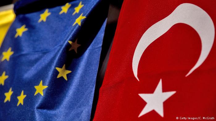 EU-Turkey visa deal `unlikely` in 2017 say EU officials